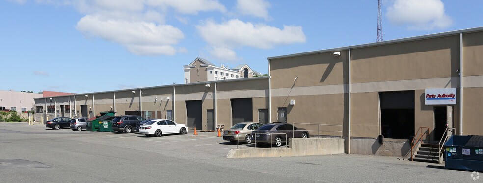 More Photos Of 20-36 Central Ave, Hauppauge Light Manufacturing For Lease