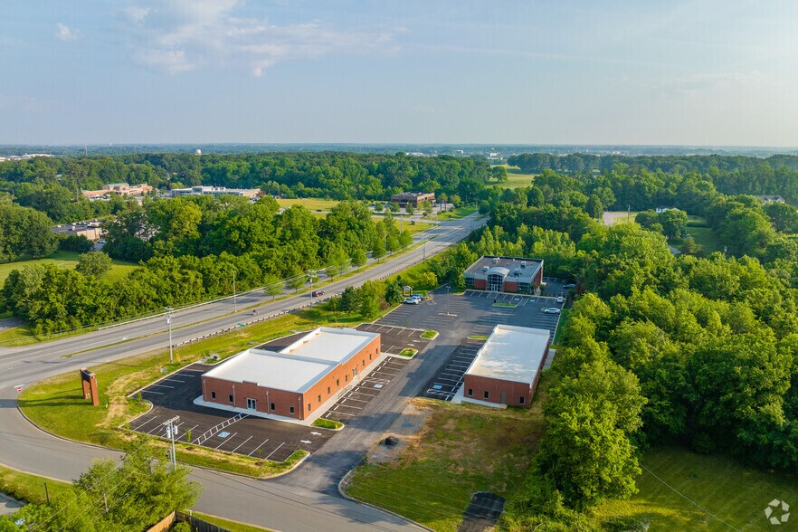More Photos Of 101 Otis Smith Dr, Clarksville Medical For Lease