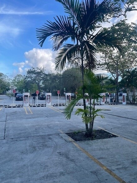 More Photos Of 7610-7636 NE 4th Ct, Miami Industrial For Lease