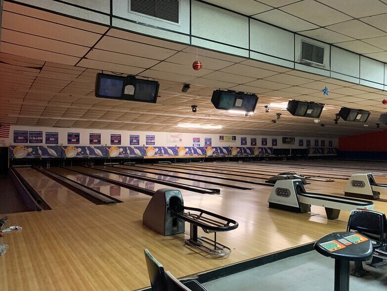 More Photos Of 5727 Montgomery Hwy, Dothan Bowling Alley For Sale