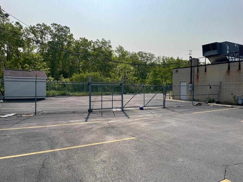 More Photos Of 1801 Elyria Ave, Lorain Office For Sale