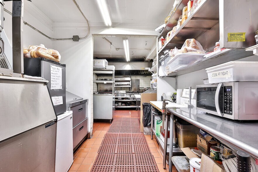 More Photos Of 33-35 W Central Ave, Pearl River Restaurant For Lease