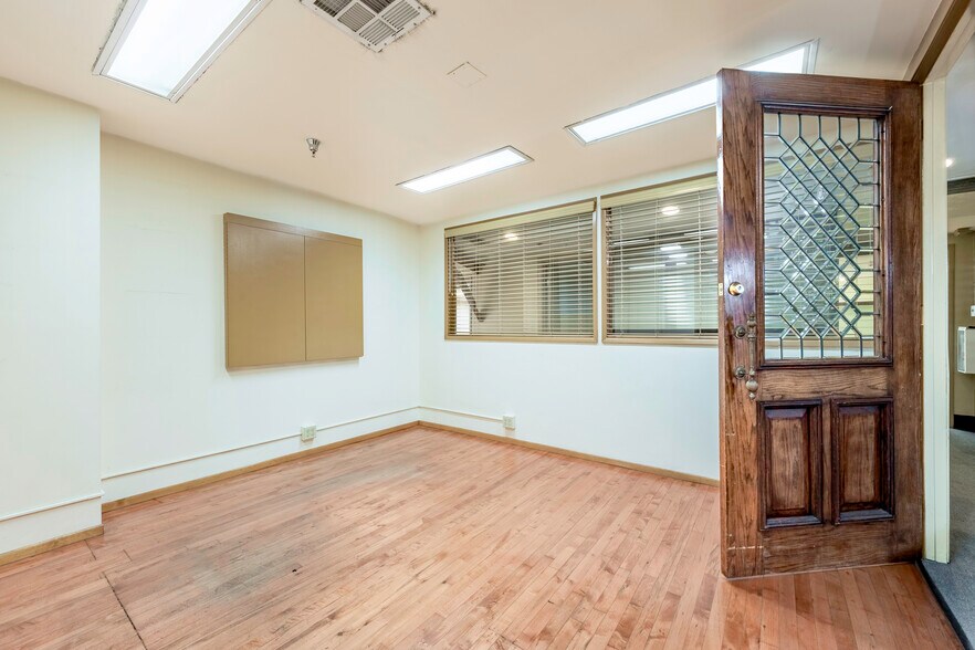 More Photos Of 1700 W Anaheim St, Long Beach Manufacturing For Lease