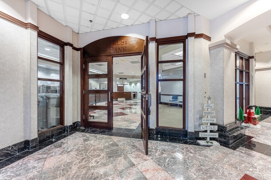 More Photos Of 18501 Murdock Cir, Port Charlotte Medical For Lease