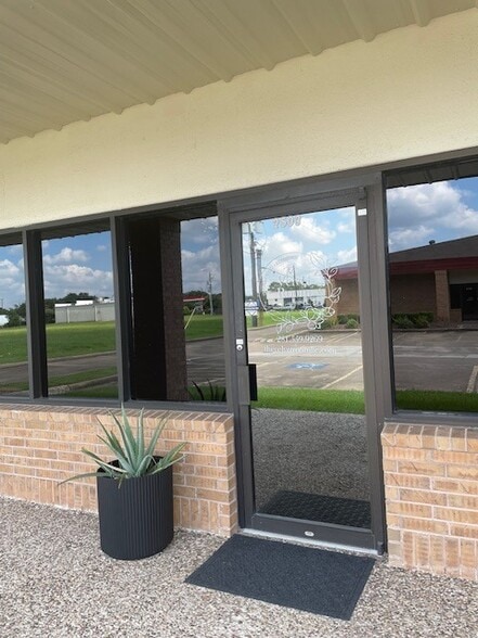 More Photos Of 2503-2510 Westminister St, Pearland Medical For Sale