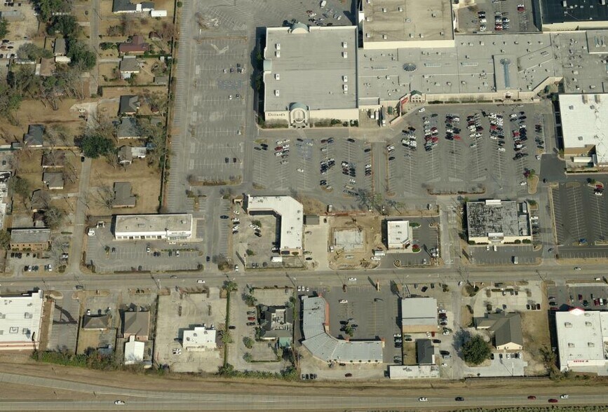 More Photos Of 630 W Prien Lake Rd, Lake Charles Storefront Retail Office For Lease