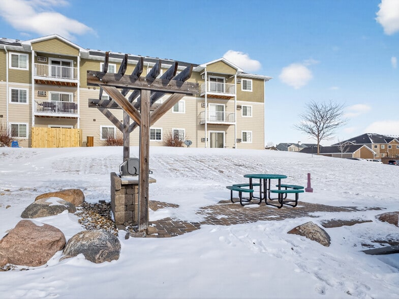 More Photos Of 2415-2501 24th Ave, Williston Apartments For Sale