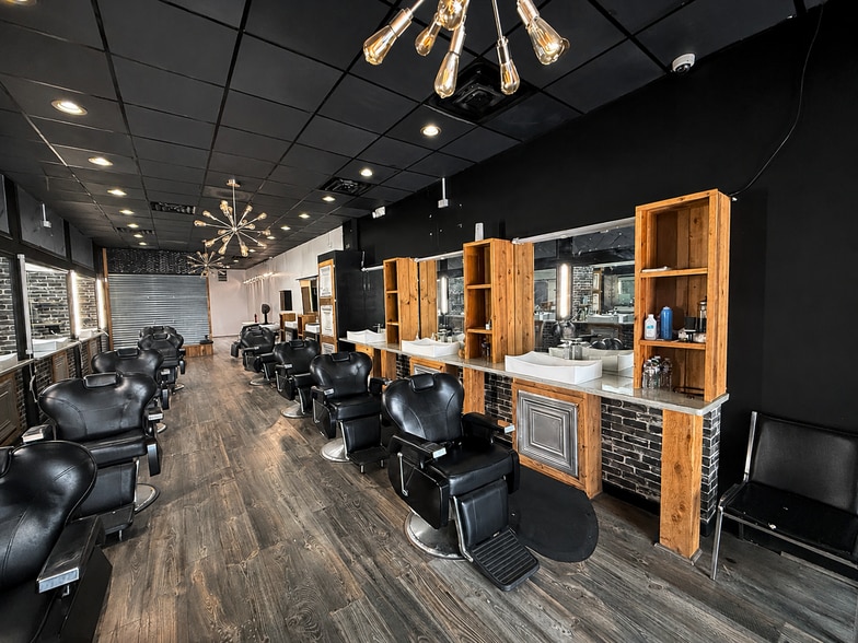 More Photos Of 118 Hay St, Fayetteville General Retail For Lease
