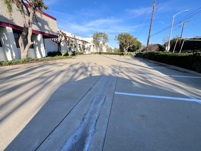 More Photos Of 14095 Laurelwood Pl, Chino Warehouse For Lease