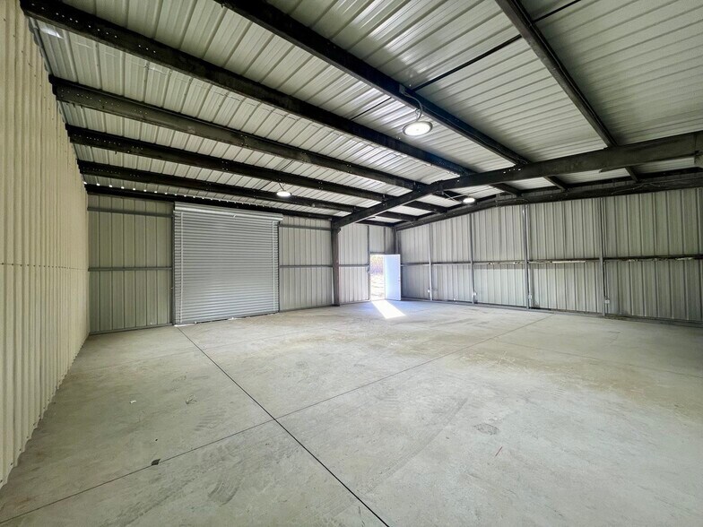 More Photos Of 731 E River Ave, Porterville Warehouse For Lease