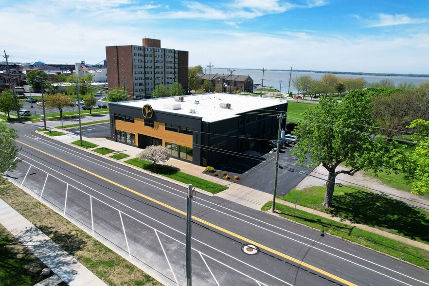 More Photos Of 419 E Market St, Sandusky Hotel For Sale