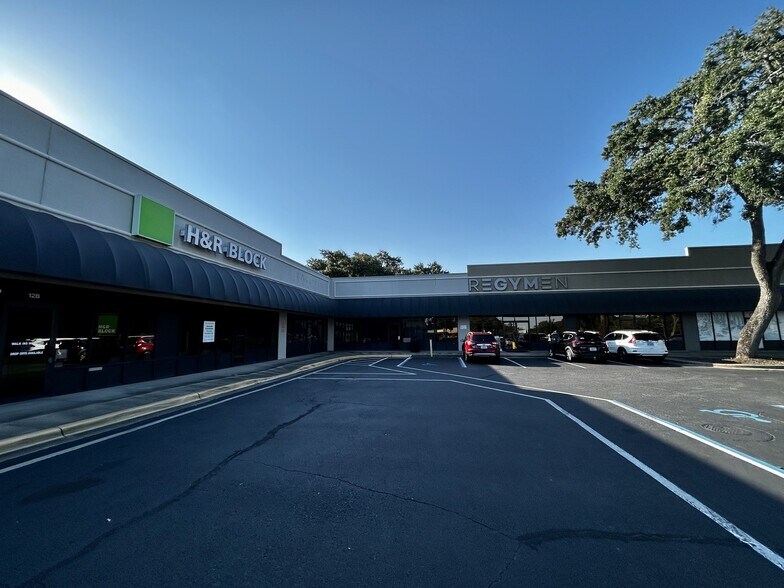 More Photos Of 5007 N Davis Hwy, Pensacola Unknown For Lease