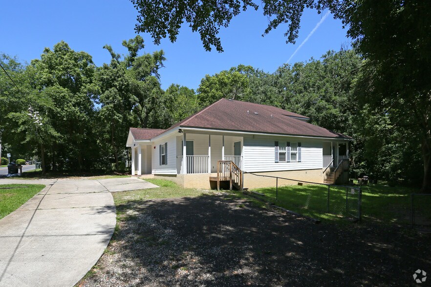 More Photos Of 1602 Airport Dr, Tallahassee Apartments For Sale