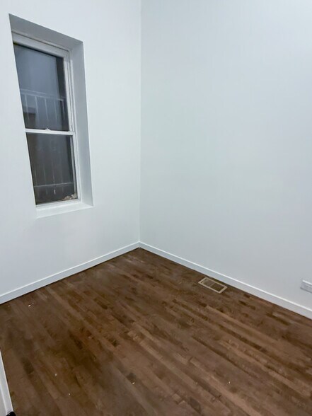 More Photos Of 8714 S Commercial Ave, Chicago Multifamily For Sale