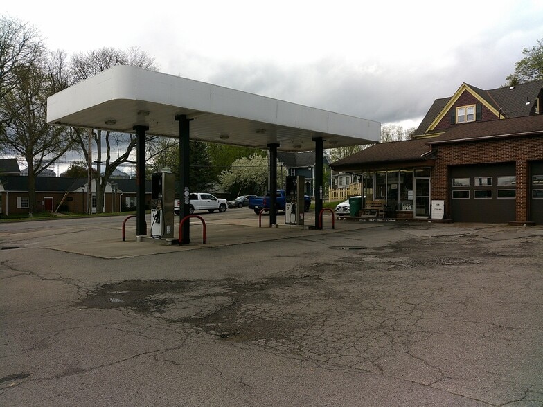 More Photos Of 4 W Buffalo St, Churchville Auto Repair For Sale