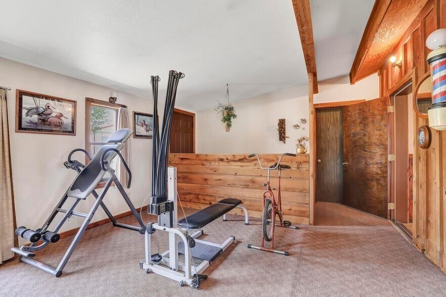 More Photos Of 319 W Magic Rd, West Magic Hospitality For Sale