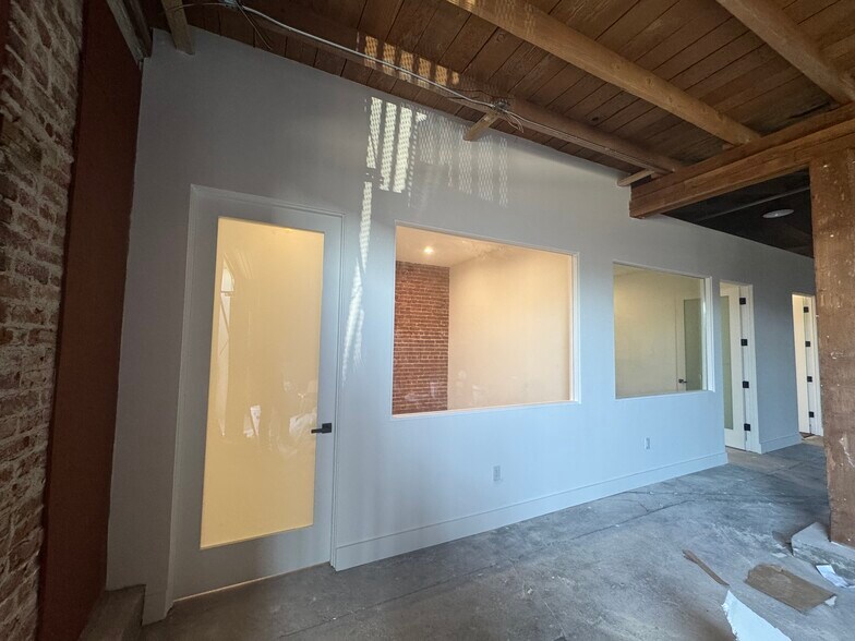 More Photos Of 738 E 61st St, Los Angeles Warehouse For Lease