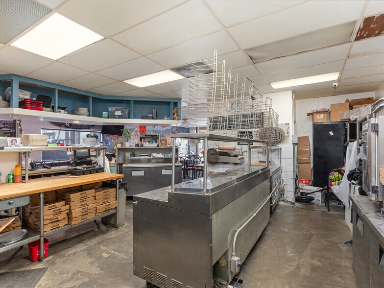 More Photos Of 400-408 Main St, El Segundo Storefront For Lease