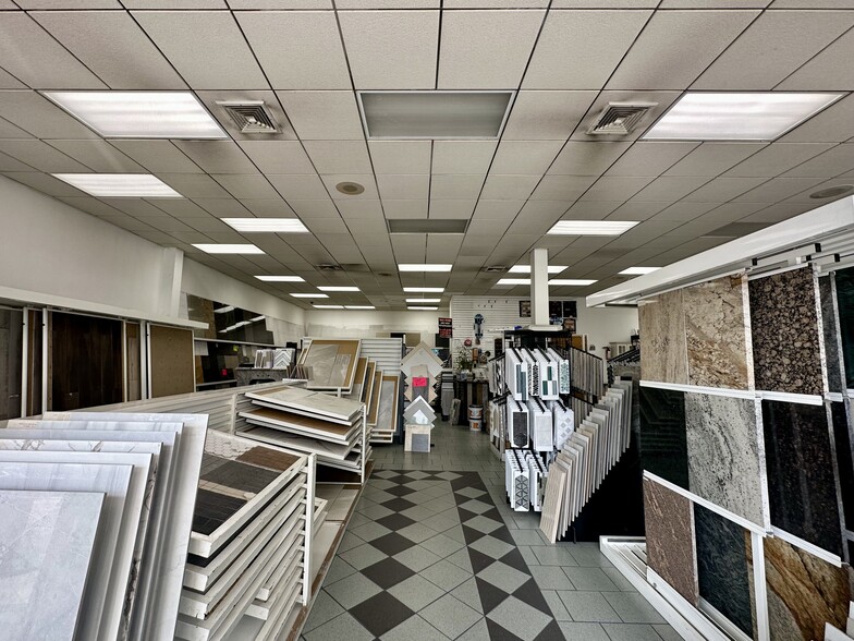 More Photos Of 51-23 Northern Blvd, Woodside Storefront For Lease