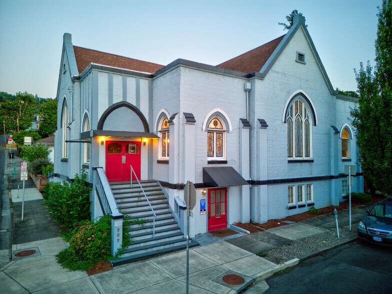 More Photos Of 809 Main Roseburg, Roseburg Lodge Meeting Hall For Sale