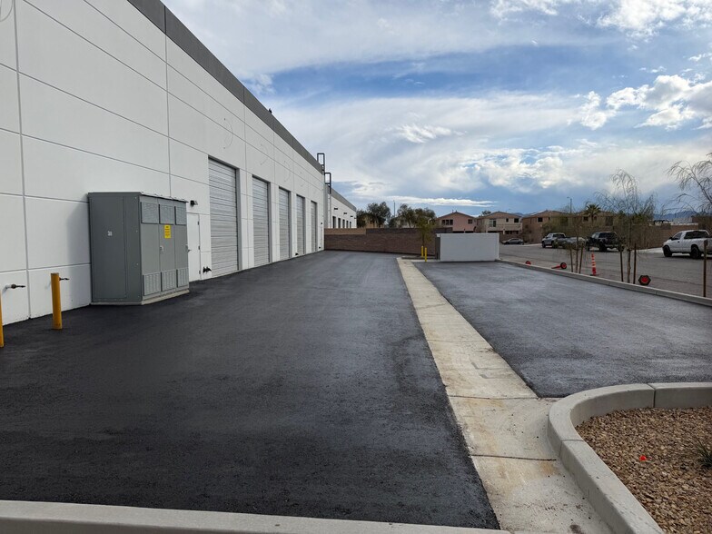 More Photos Of 930-938 Empire Mesa Way, Henderson Warehouse For Lease