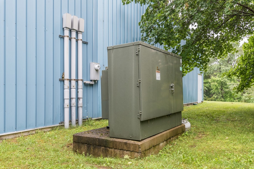 More Photos Of 815 Pleasant St, Lee Manufacturing For Sale