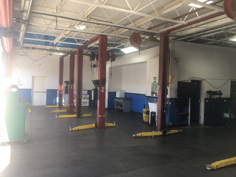 More Photos Of 7235 S Rainbow Blvd, Las Vegas Auto Repair For Lease