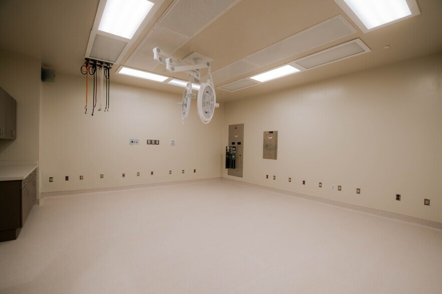 More Photos Of 11880 Physicians dr, El Paso Healthcare For Sale