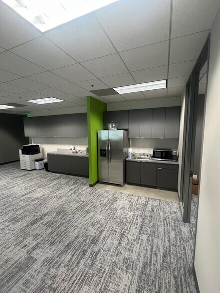 More Photos Of 3780 Kilroy Airport Way, Long Beach Office For Lease