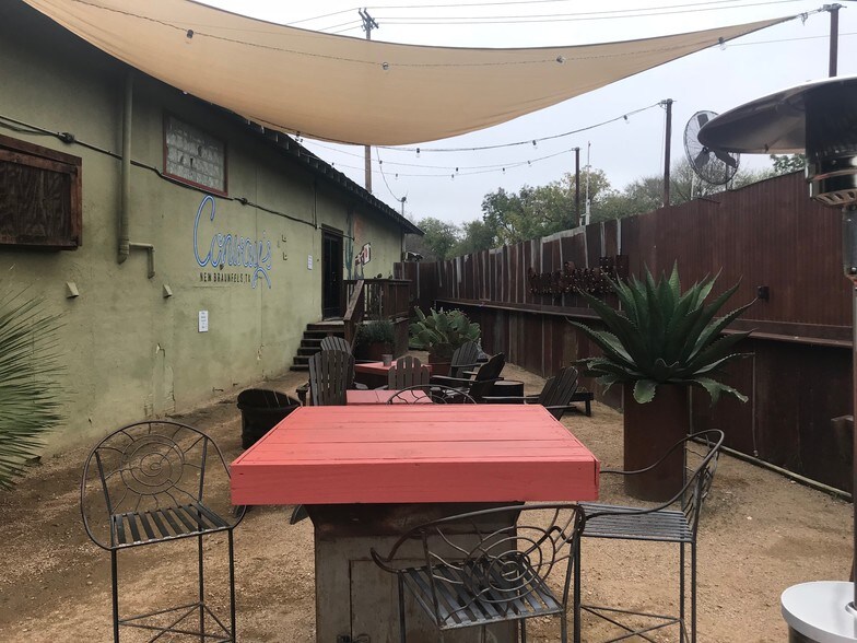 More Photos Of 262 West Jahn St, New Braunfels Restaurant For Lease