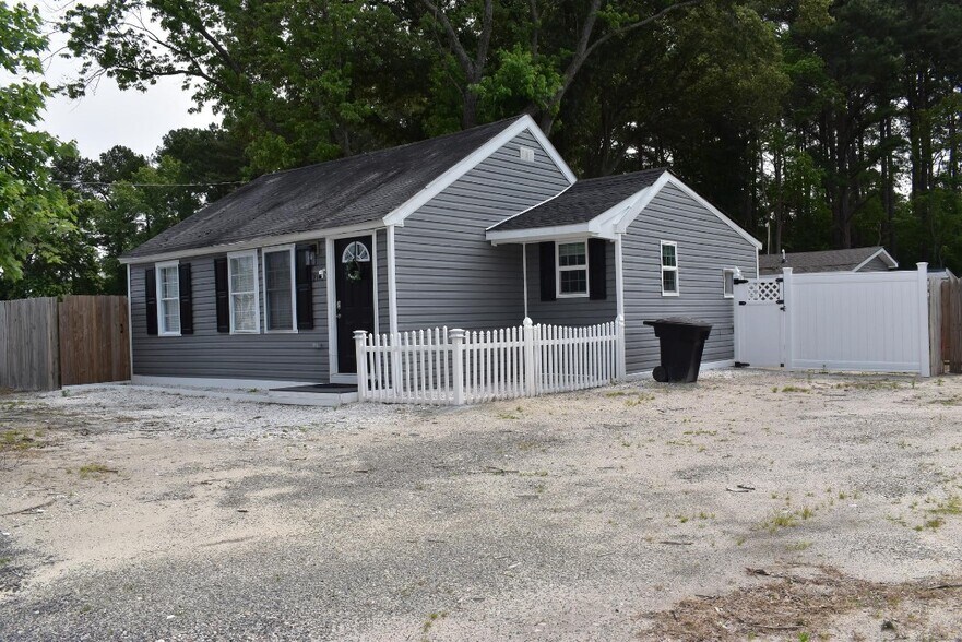 More Photos Of 2111 Northwood Dr, Salisbury Industrial For Sale