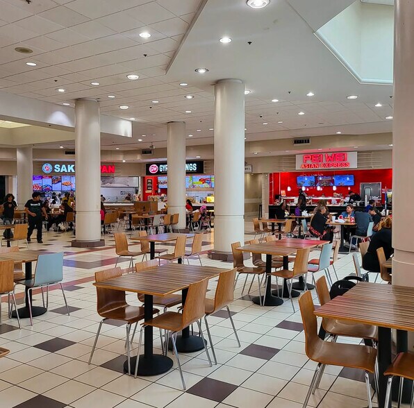 More Photos Of 1000-2460 Southlake Mall, Morrow Unknown For Lease