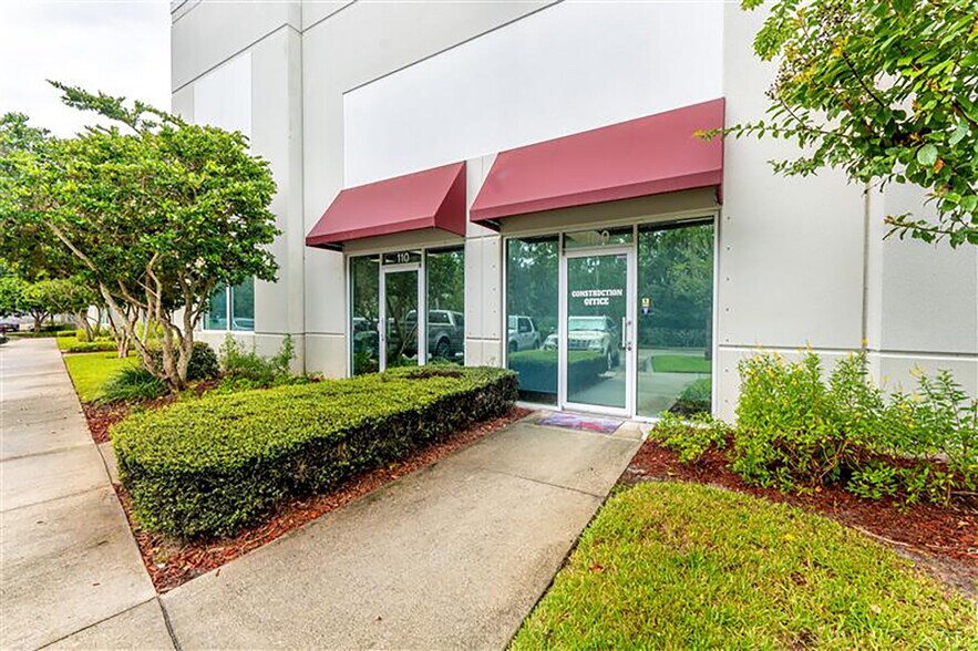 More Photos Of 575 NW Mercantile Pl, Port Saint Lucie Warehouse For Sale