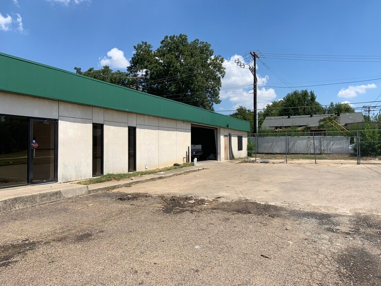 More Photos Of 10210 Monroe Dr, Dallas Light Distribution For Sale