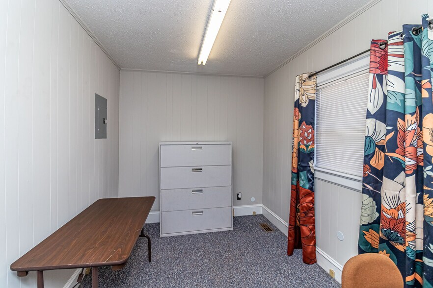 More Photos Of 1505 E Ash St, Goldsboro Office For Sale