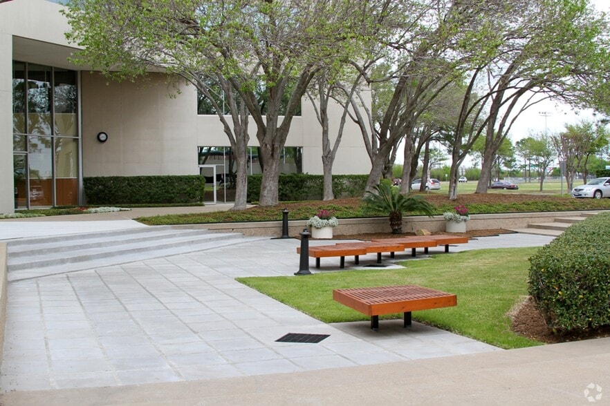 More Photos Of 12603 Southwest Fwy, Stafford Office For Lease