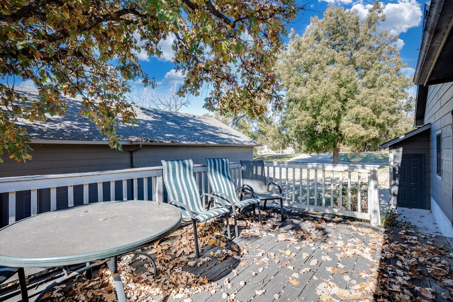 More Photos Of 121 S Water St, Derby Office For Sale