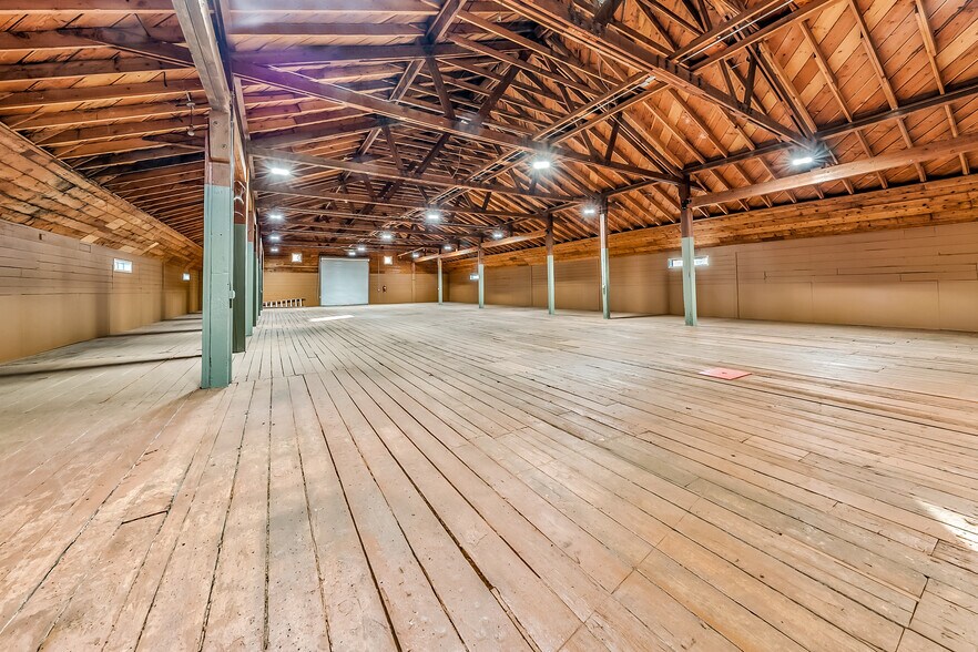 More Photos Of 8211 15th St, Medford Warehouse For Sale