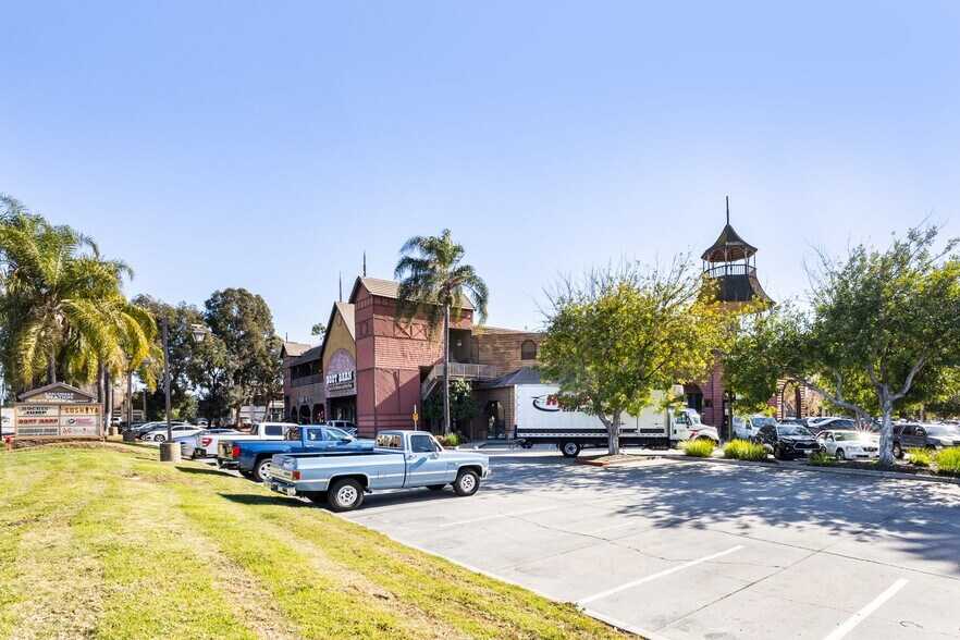 More Photos Of 536-661 W Arrow Hwy, San Dimas Freestanding For Sale