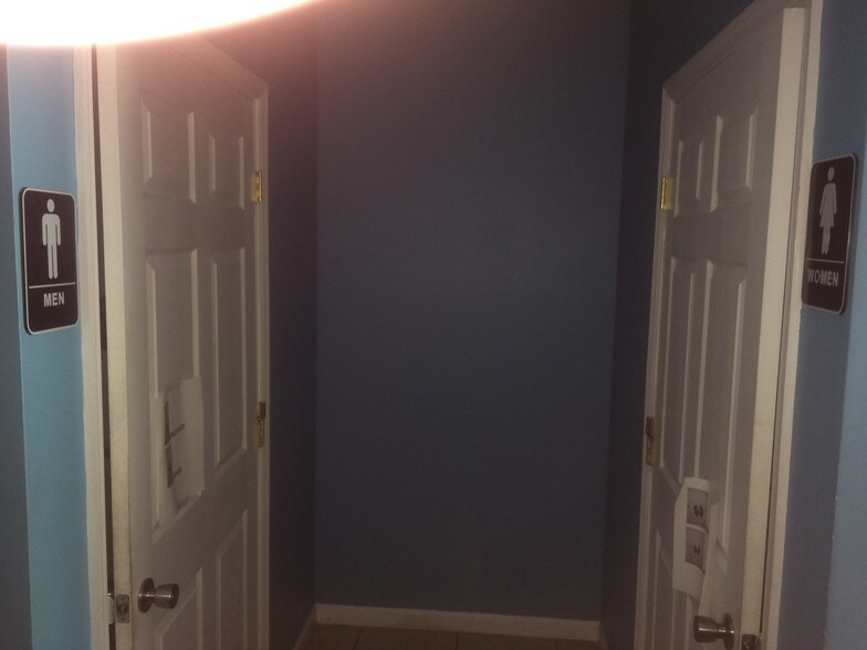 More Photos Of 4050 Westgate Ave, West Palm Beach Showroom For Lease