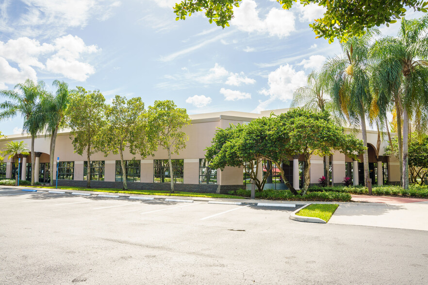 Primary Photo Of 3265 Meridian Pkwy, Weston Light Distribution For Lease