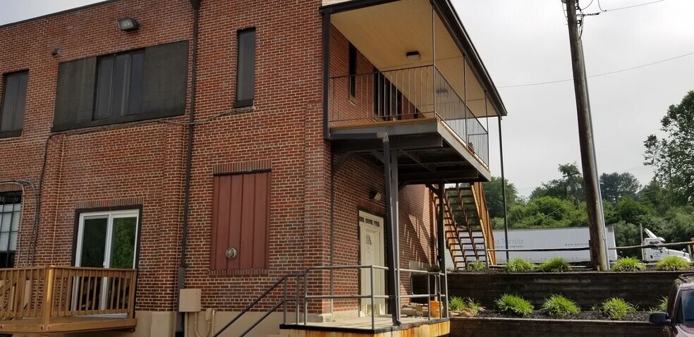 More Photos Of 2601 Emory Rd, Finksburg Flex For Lease