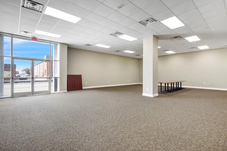 More Photos Of 230 Donaldson St, Fayetteville Office For Lease