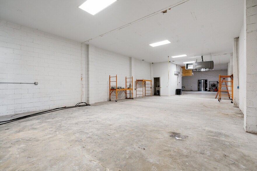 More Photos Of 123 N Long Beach Blvd, Compton Storefront Retail Office For Sale