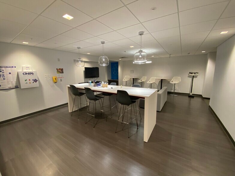 More Photos Of 123 Darling Ave, South Portland Office For Lease
