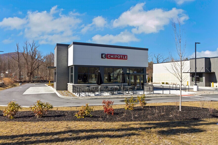 More Photos Of 106 Northside Dr, Bennington Restaurant For Sale