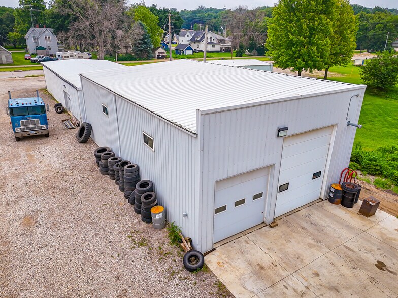 More Photos Of 310 Highway 71, Sioux Rapids Auto Repair For Sale