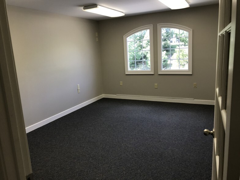 More Photos Of 10711 Spotsylvania Ave, Fredericksburg Medical For Lease