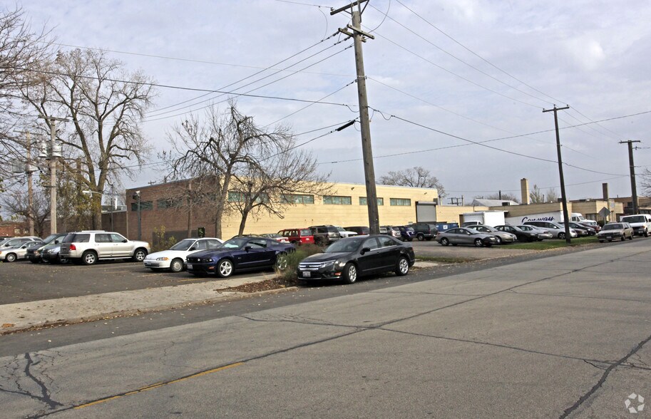 More Photos Of 6501 N Avondale Ave, Chicago Manufacturing For Lease