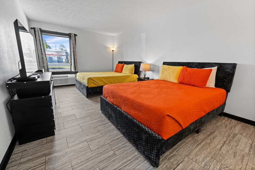 More Photos Of 53 Heritage St, Baxley Hotel For Sale